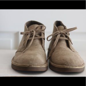 Women’s size 8 Clarks Suede Desert Boot